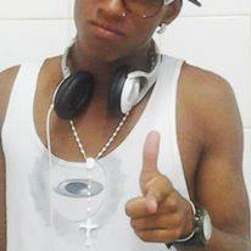 MC RENATINHO - SO QUERO TIRAR MINHA ONDA [ DJS MALVADINHO22 E LK ]