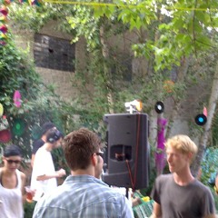 Dougles Beaverton - IntroZeitlos.Bounce