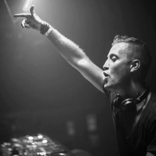 Estiva vs. Paul van Dyk & Plumb - I Don't Deserve Dinodrums (Armin van Buuren Mashup)