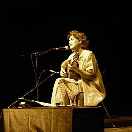 مى نصر -- القلب يحب مرة