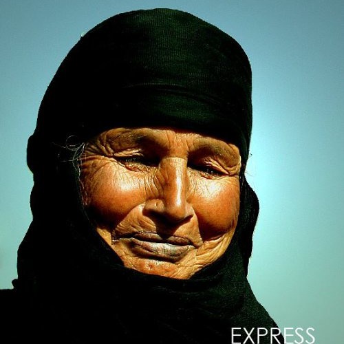 عجوز عمياء من الصعيد