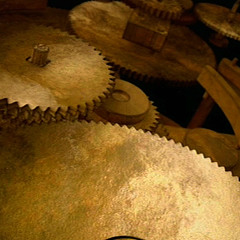 aNTiKyTHeRa MeCHaNiSM