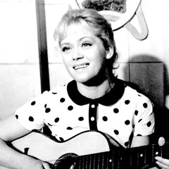 Алиса Фрейндлих - Не Отнимайте у Женщины Сигарету