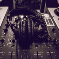 James Brown (Bboy) - Dj Lathino (Guadalupe)