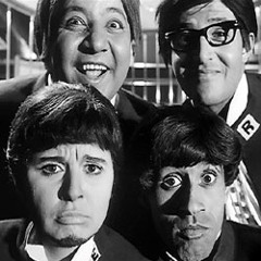 ثلاثى أضواء المسرح - اسكتش احترنا بين الثلاثة