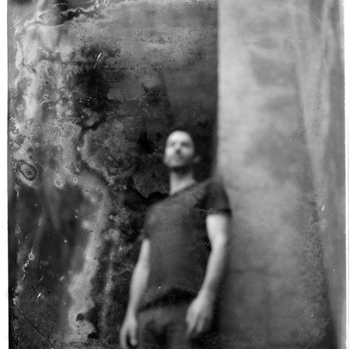 Piers Faccini - Broken Mirror (From Between Dogs And Wolves)