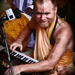 Radhashtami Abhishek Kirtan (Aindra Prabhu)
