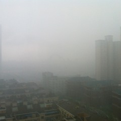 蒙自路sounds: Lightning strikes close by (towards end of recording) － Ein Blitz schlägt in der Nähe ein