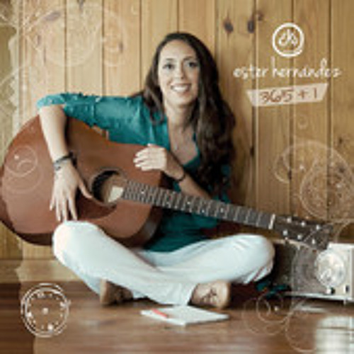 Dios Está Aqui - Ester Hernandez