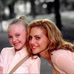 Uptown Girls_"Molly Smiles"