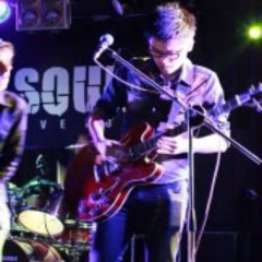 Oasis-Let There Be Love (cover) at 何米音森套房