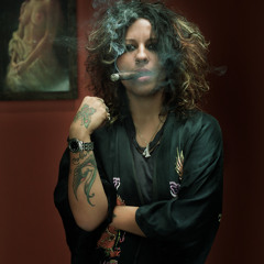 Linda Perry & Grace Slick - Knock Me Out