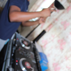 08. DJ RunDaBeat Freedom 2013 Vol 1: Iyanya - Jombolo ft Flavour