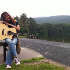 Ton Ruk Rim Rua ต้นรักริมรั้ว Cover by Bumebime at Chitlada Music School