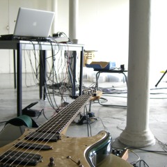 onE (Matthias Koole, e-gtr; Stefan Prins, live-electronics)