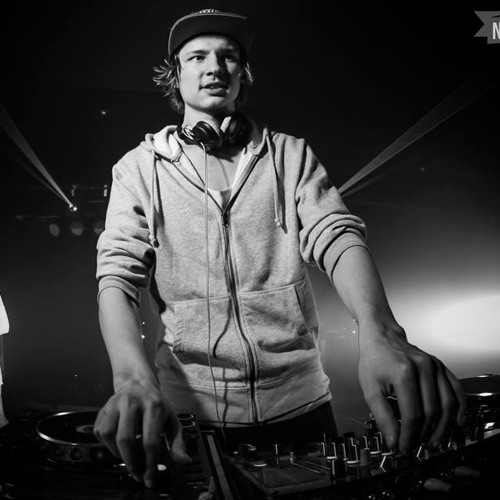 Satoshi Tomiie - The Darkness (Jiggers Remix) *READ DESC*