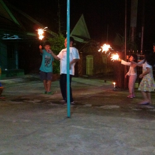 Adek gw Nyanyi Lagu Cjr