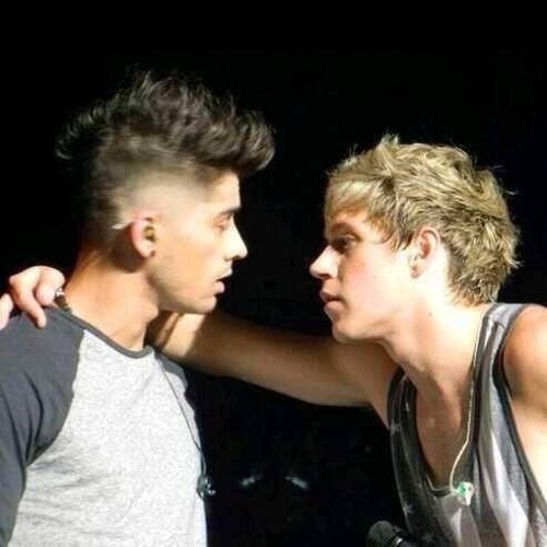 Zayn Malik / Niall Horan "I Gotta Feeling / Stereo Heart"