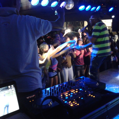Mc Gui - Beija Ou Nao Beija - Dj Nego