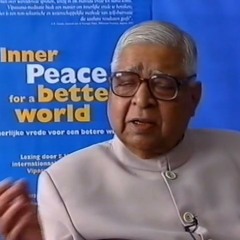 Goenka explains Vipassana Meditation
