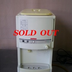 水を飲む機械  「水を飲む機械」1/2 2009