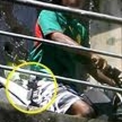 MC W2 - O BONDE TA DESFILANDO COM A PISTOLA NA CINTURA [ JARDIM GRAMCHO ]