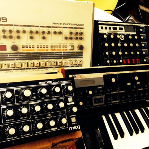 LATE NITE TECHNO (DECADA 2)