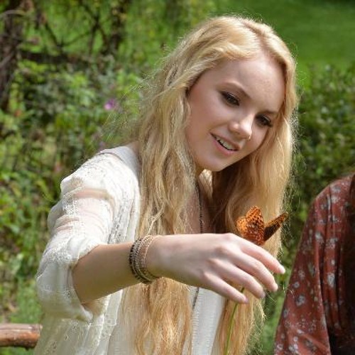 Danielle Bradbery - Over The Rainbow - 101213