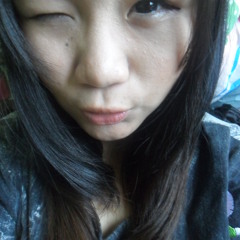 背对背拥抱 ^^ (乱唱的 ><)