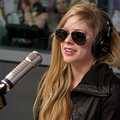 Avril Lavigne sings Breakaway