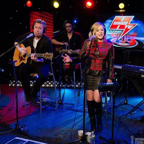 Avril Lavigne Complicated+Sk8er Boi+I'm With You+Breakaway at the Howard Stern Show [15.10.2013]
