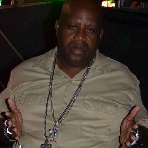 CLASSIC! METROMEDIA vs BODYGUARD vs GEMINI 1990 FEAT. PAPA SAN & PETER METRO (4 OF 5)