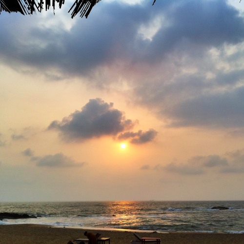 Goa-Jonas-Shiva-Valley-South-Anjuna-12th-April-2011