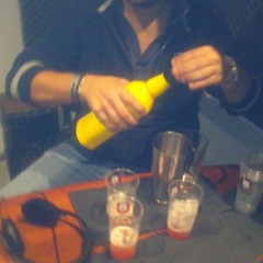 Marco prepara il cocktail "HEAVY HOUR" !