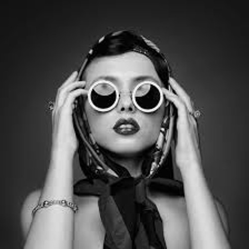 WAVEFORM - We Make Fashion