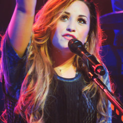 Short cover: Nightingale - Demi Lovato