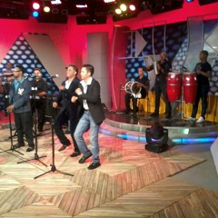 Banda Premium en vivo, Careles whisper (En inglés y español), primera versión.