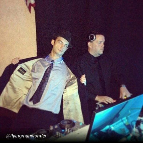 Queen Vs Bruno Mars - Radio Ga Ga, Just The Way You Are MASH UP