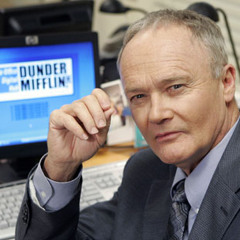Creed Bratton Says Hello to His Chinese Friends