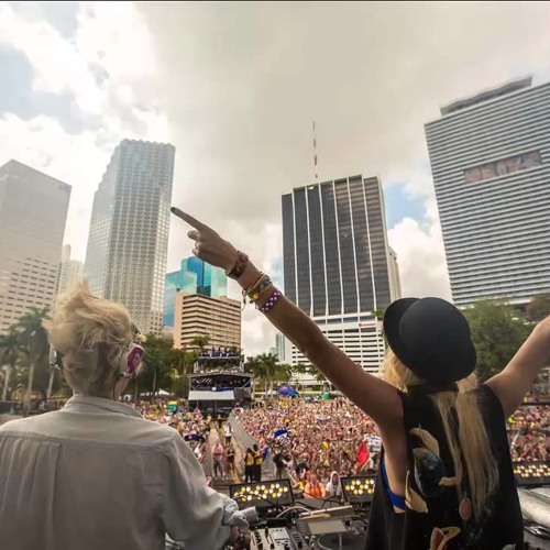 Ummet Ozcan amp R3hab amp Nervo-Revolution-live edition