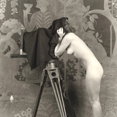 Nude Girl With Camera // PREVIEW // pablosalza