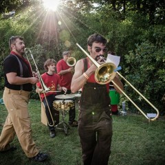 Fanfare TAHAR TAG'L - Toxic [Festival d'Aurillac 2013]