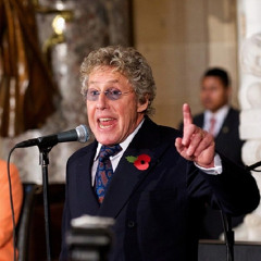 The Who's Roger Daltrey performs "Stand By Me"