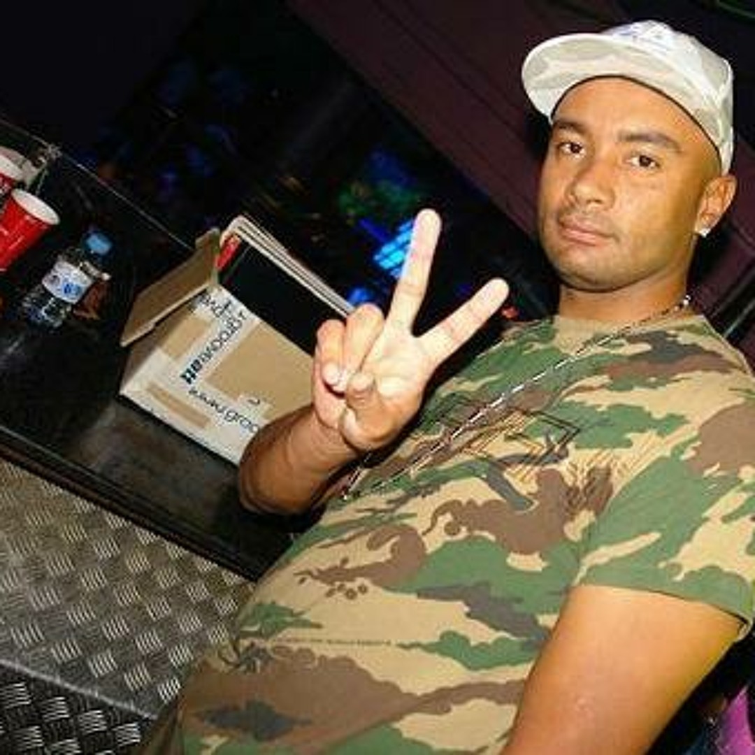 artworks-000061629813-pchwfv-