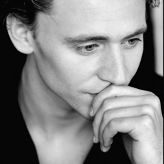 Tom Hiddleston Reading The Living Daylights (1)