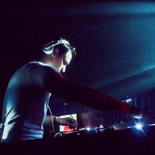 Damian Vs C2C - Down Da Hell  (Avicii Rework)