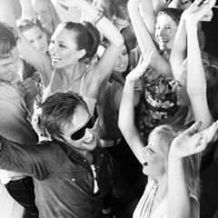 Happy music vs giveitup