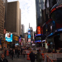 crowd cheering, times square, new york, 11.5.13 (field recording)