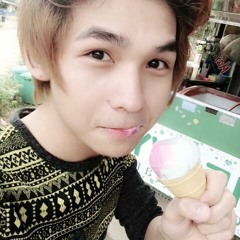 roar by katy perry(male version)cover by aung boy lay (showering singing style)