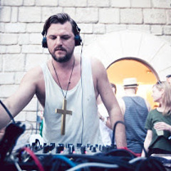 Living On (Original Mix) - Solomun